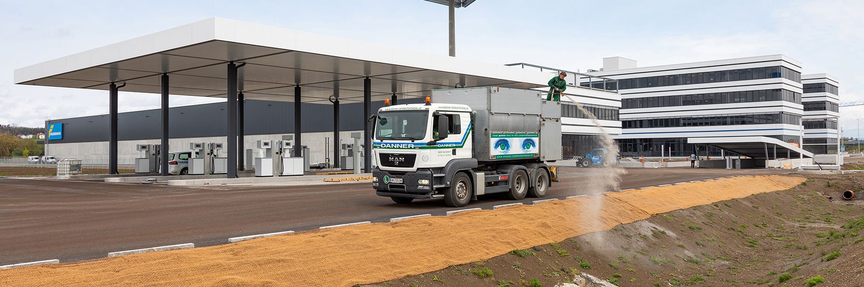 Übernahme durch Felbermayr Slider